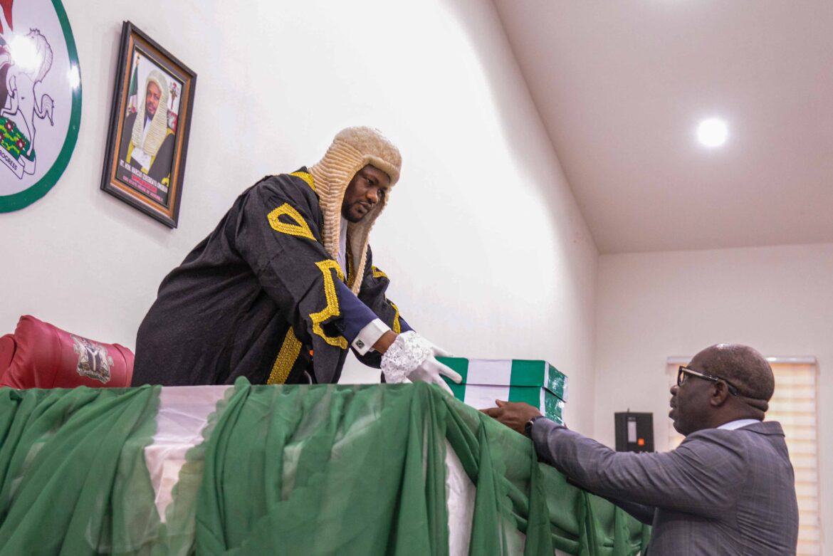 Obaseki presents&nbsp;N320.35bn 2023 budget to Edo Assembly