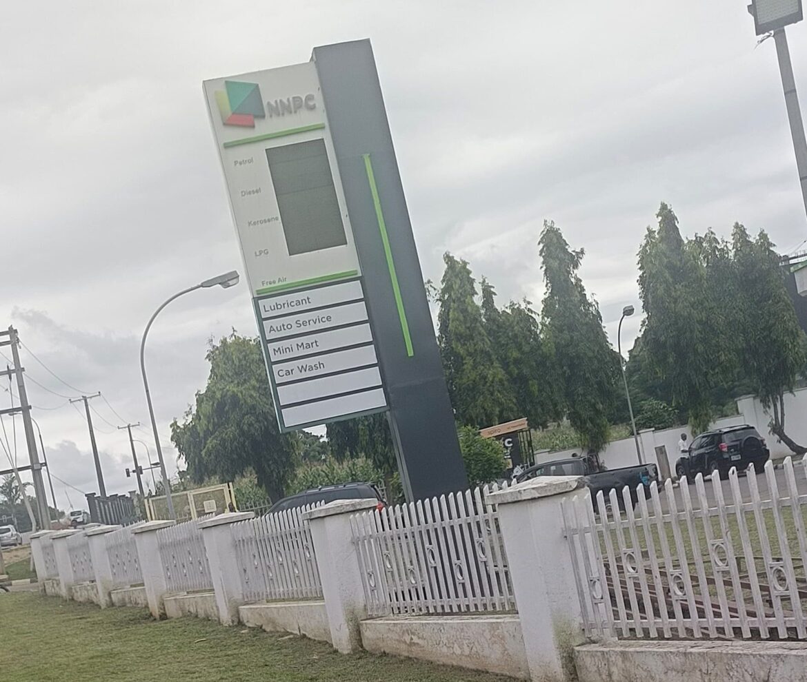 BREAKING: NNPC Hikes Petrol Price to N1,030/Litre in FCT Amidst Public Outcry